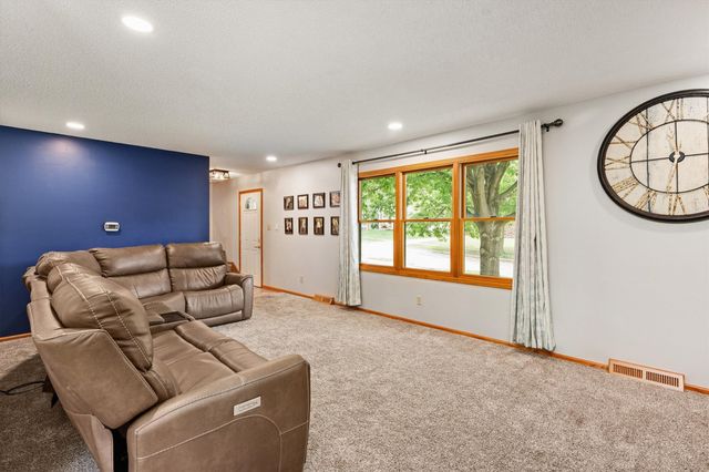 2831 54th Street, Des Moines, IA 50310