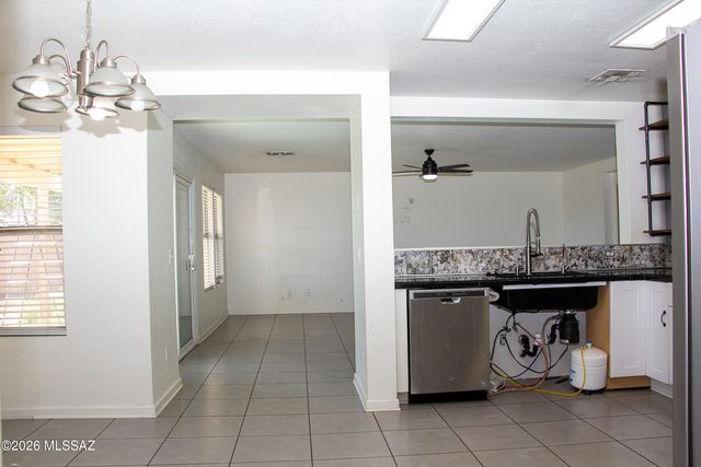 5169 S Fox Trot Drive, Tucson, AZ 85746