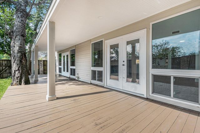 4334 Lake Grove Drive, Seabrook, TX 77586