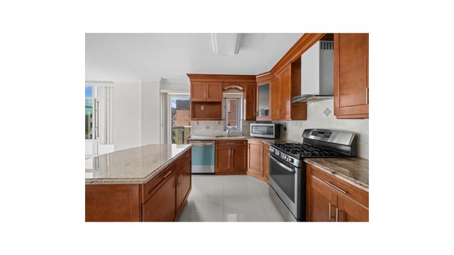 3511 Cambridge Ave Apt 6B, New York City, NY 10463