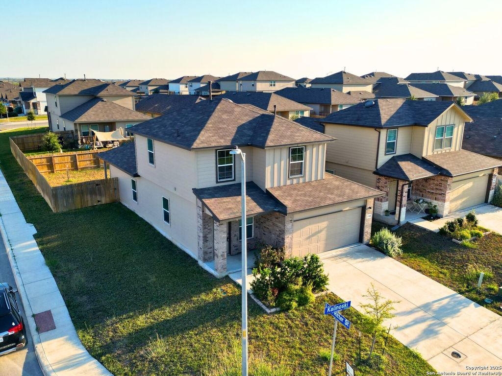 13060 Kalinoski, St Hedwig, TX 78152