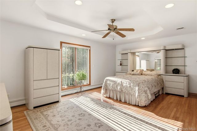 11 Vermont Avenue, Port Jefferson Station, NY 11776