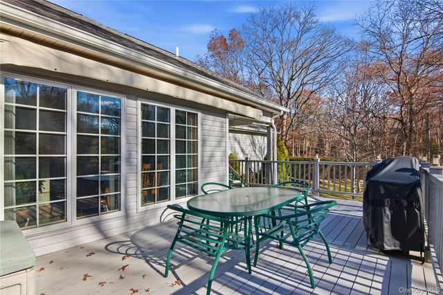 11 Vermont Avenue, Port Jefferson Station, NY 11776