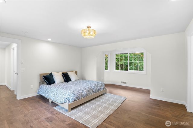 940 Hoppy Trail Way, Camano Island, WA 98282