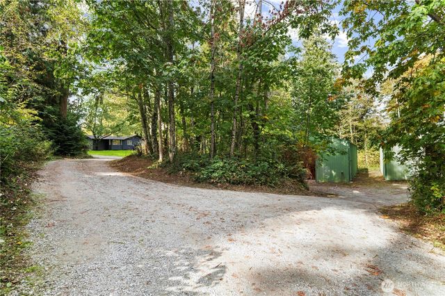 940 Hoppy Trail Way, Camano Island, WA 98282