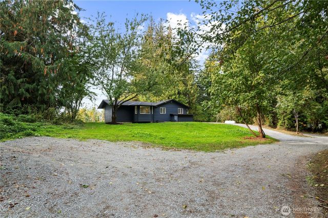 940 Hoppy Trail Way, Camano Island, WA 98282