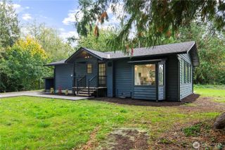 940 Hoppy Trail Way, Camano Island, WA 98282
