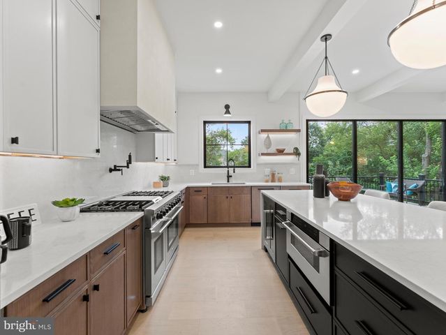 107 YEONAS DR SE, Vienna, VA 22180
