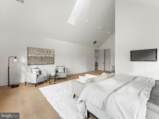 107 YEONAS DR SE, Vienna, VA 22180