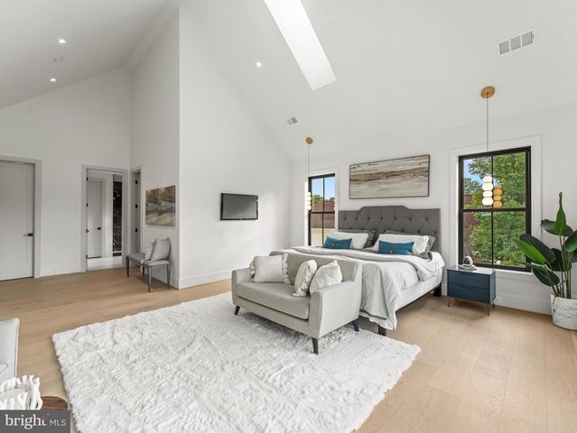 107 YEONAS DR SE, Vienna, VA 22180
