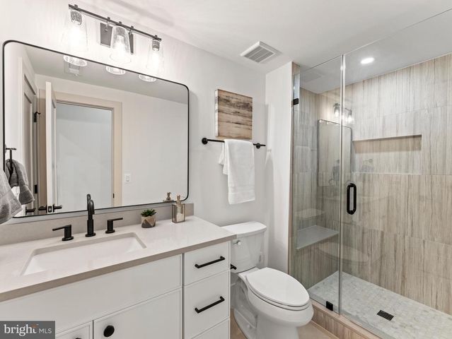 107 YEONAS DR SE, Vienna, VA 22180