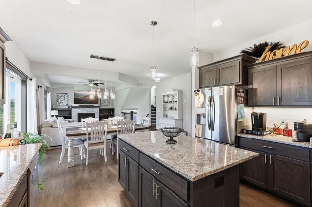 9686 Carbon Court, Inver Grove Heights, MN 55076