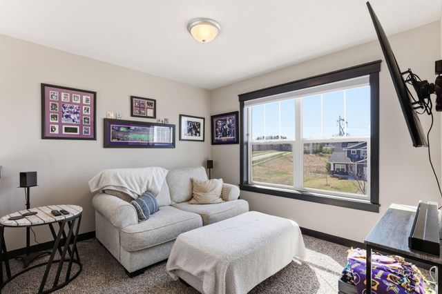 9686 Carbon Court, Inver Grove Heights, MN 55076