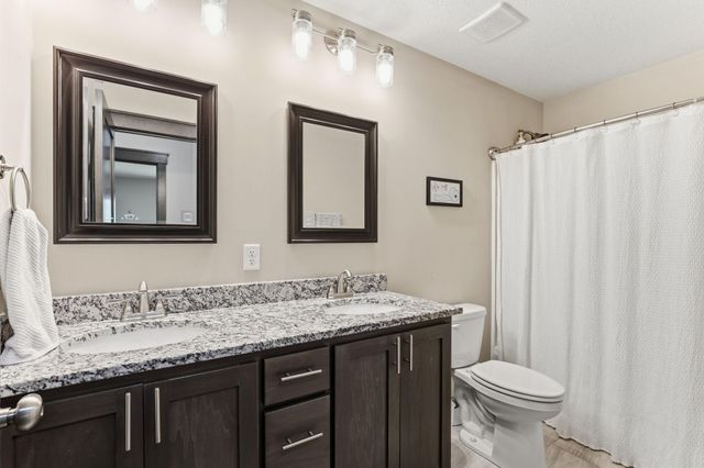 9686 Carbon Court, Inver Grove Heights, MN 55076