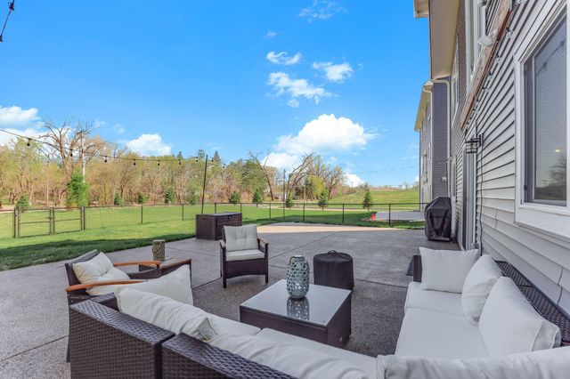 9686 Carbon Court, Inver Grove Heights, MN 55076