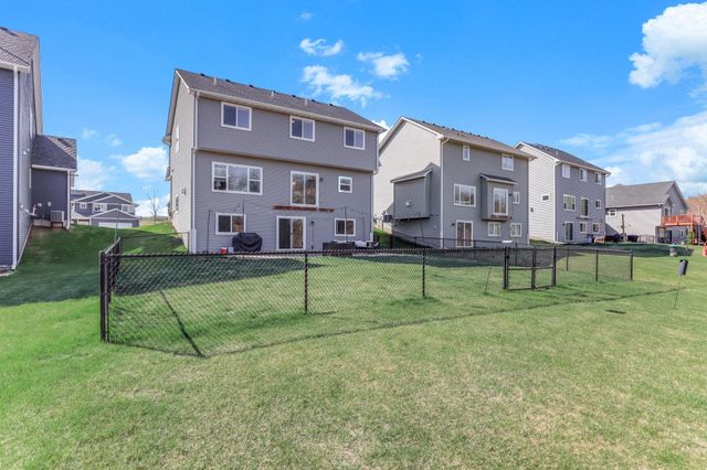 9686 Carbon Court, Inver Grove Heights, MN 55076