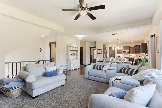 9686 Carbon Court, Inver Grove Heights, MN 55076