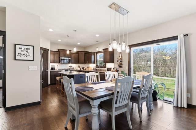 9686 Carbon Court, Inver Grove Heights, MN 55076