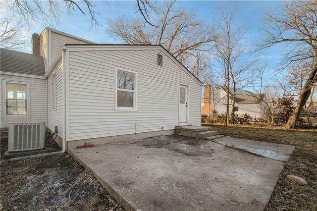 4933 Parish Drive, Roeland Park, KS 66205