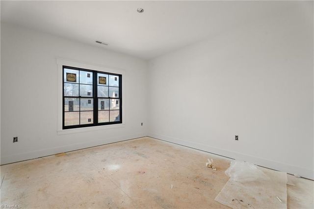 3048 Scarlet Tanager Drive, Winston-salem, NC 27106