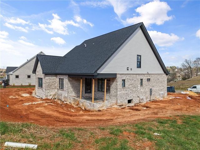 3048 Scarlet Tanager Drive, Winston-salem, NC 27106