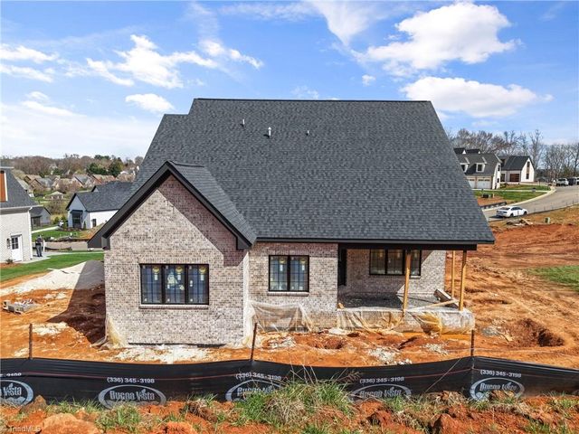 3048 Scarlet Tanager Drive, Winston-salem, NC 27106