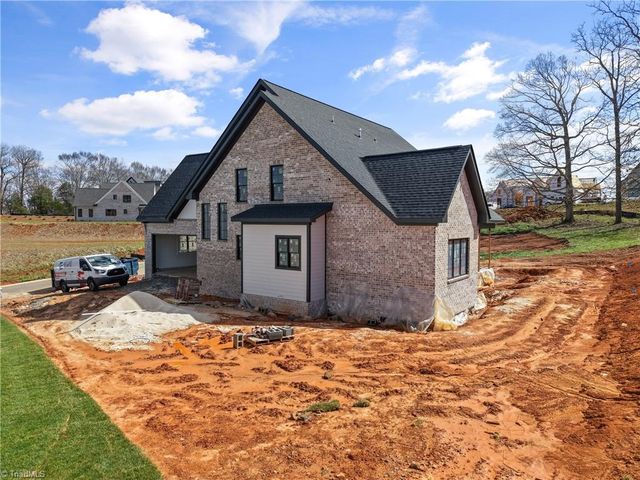 3048 Scarlet Tanager Drive, Winston-salem, NC 27106