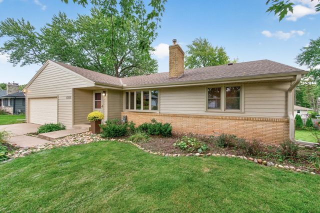 13819 Bellevue Drive, Minnetonka, MN 55345