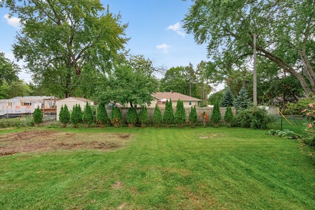 13819 Bellevue Drive, Minnetonka, MN 55345