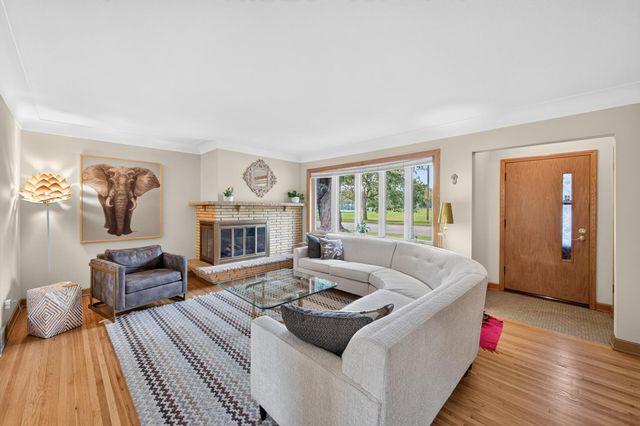 13819 Bellevue Drive, Minnetonka, MN 55345