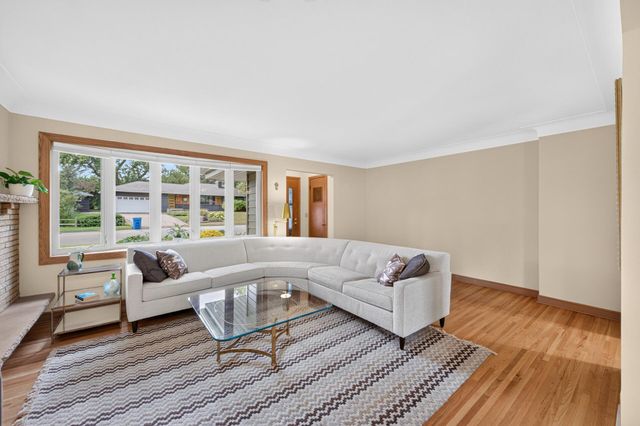 13819 Bellevue Drive, Minnetonka, MN 55345