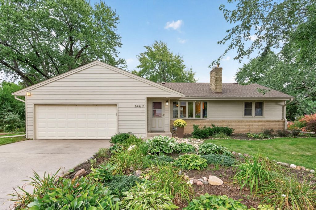 13819 Bellevue Drive, Minnetonka, MN 55345 — photo 2
