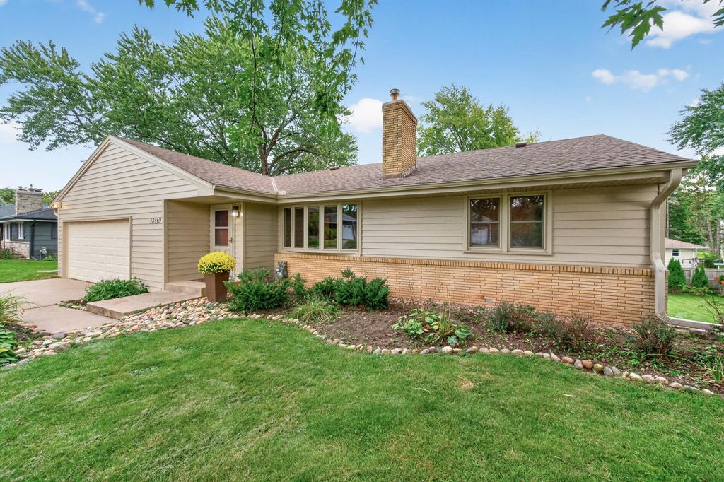 13819 Bellevue Drive, Minnetonka, MN 55345 — photo 3
