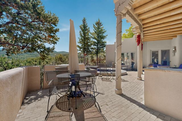 1433 Old Sunset Trail, Santa Fe, NM 87501