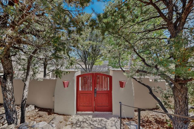 1433 Old Sunset Trail, Santa Fe, NM 87501