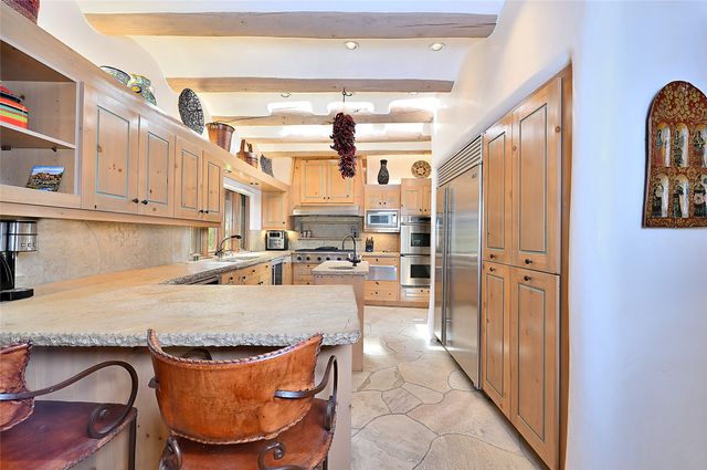 1433 Old Sunset Trail, Santa Fe, NM 87501