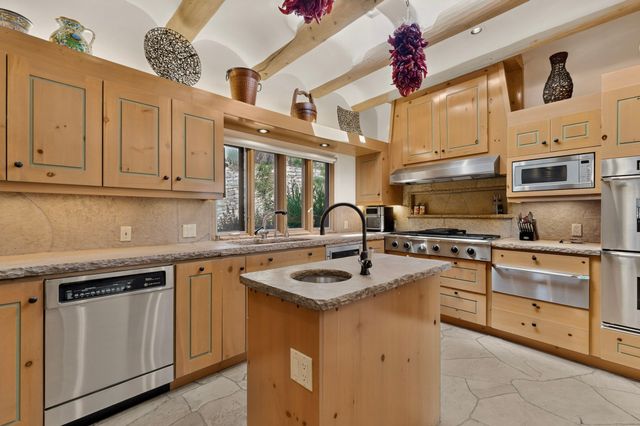 1433 Old Sunset Trail, Santa Fe, NM 87501