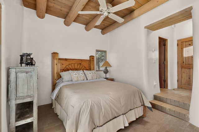 1433 Old Sunset Trail, Santa Fe, NM 87501
