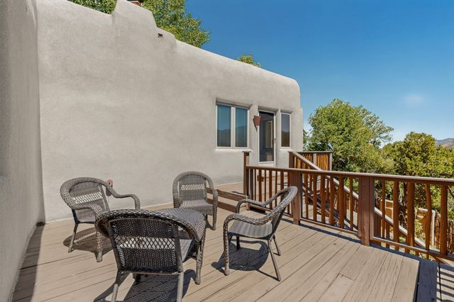 1433 Old Sunset Trail, Santa Fe, NM 87501