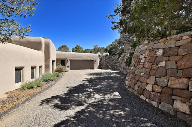 1433 Old Sunset Trail, Santa Fe, NM 87501