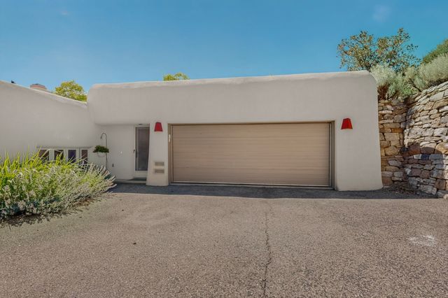 1433 Old Sunset Trail, Santa Fe, NM 87501