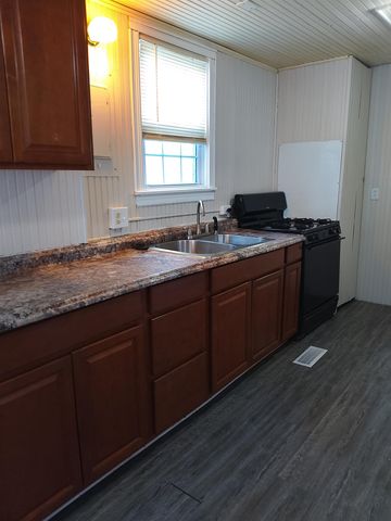 1014 S Topeka Ave, Wichita, KS 67211