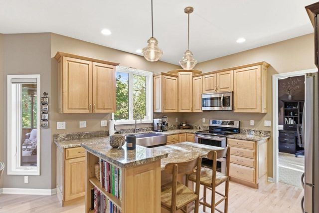 1242 McMahon Drive, Sun Prairie, WI 53590