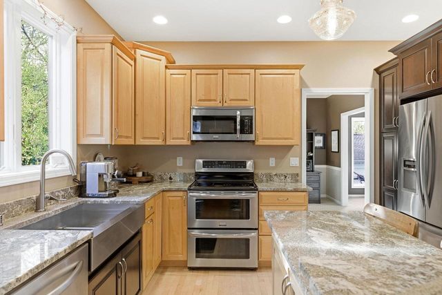1242 McMahon Drive, Sun Prairie, WI 53590