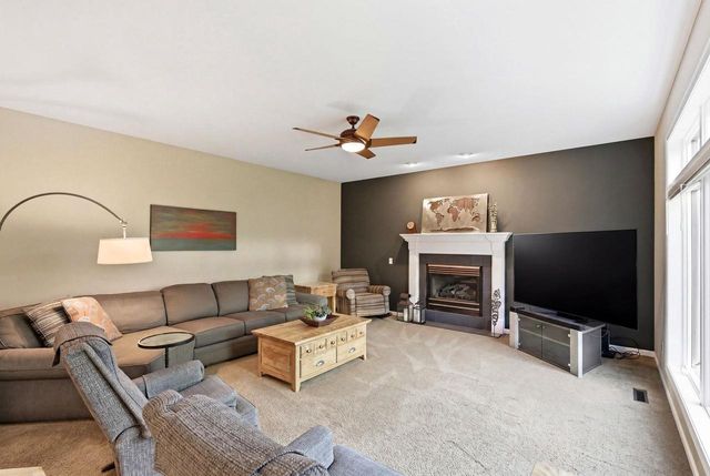 1242 McMahon Drive, Sun Prairie, WI 53590