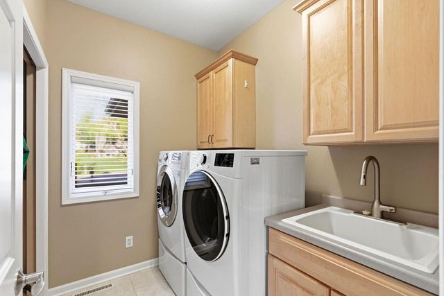 1242 McMahon Drive, Sun Prairie, WI 53590