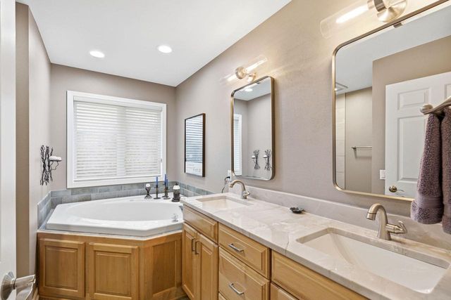 1242 McMahon Drive, Sun Prairie, WI 53590
