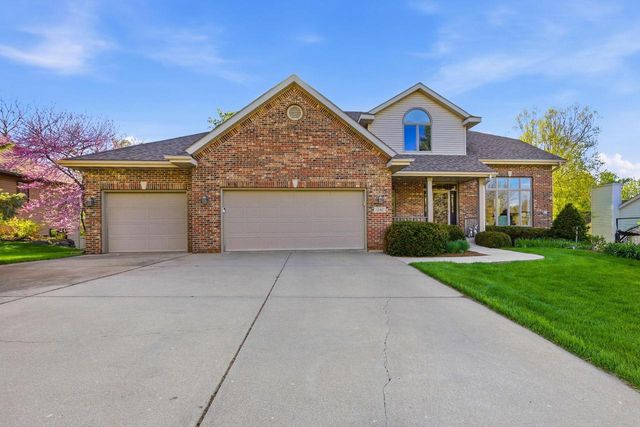 1242 McMahon Drive, Sun Prairie, WI 53590