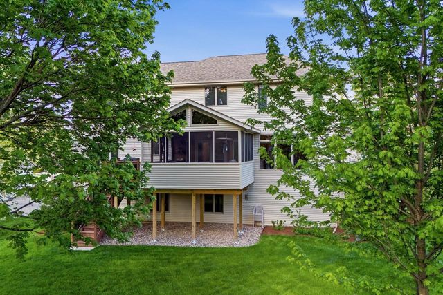 1242 McMahon Drive, Sun Prairie, WI 53590