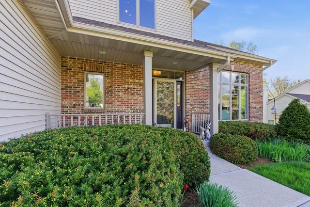 1242 McMahon Drive, Sun Prairie, WI 53590